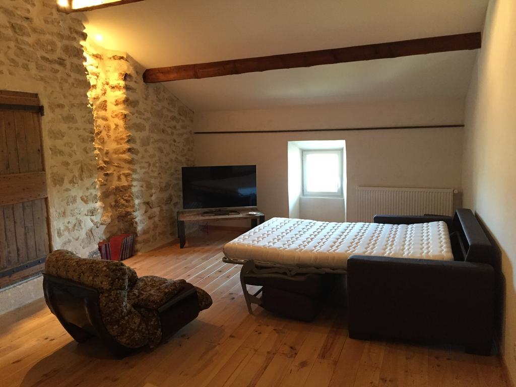 B&B - Le Vieux Figuier แวกเกราส ภายนอก รูปภาพ